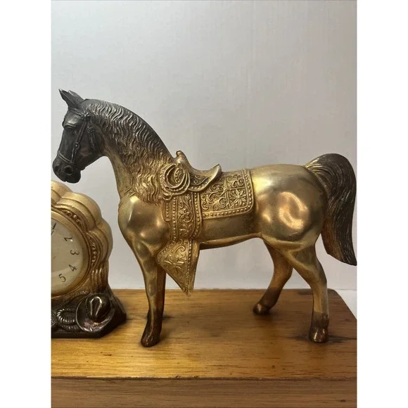 VINTAGE Gold TONE METAL HORSE & CLOCK  MOVEMENT BY UNITED MADE IN USA- Works! - Picture 3 of 11